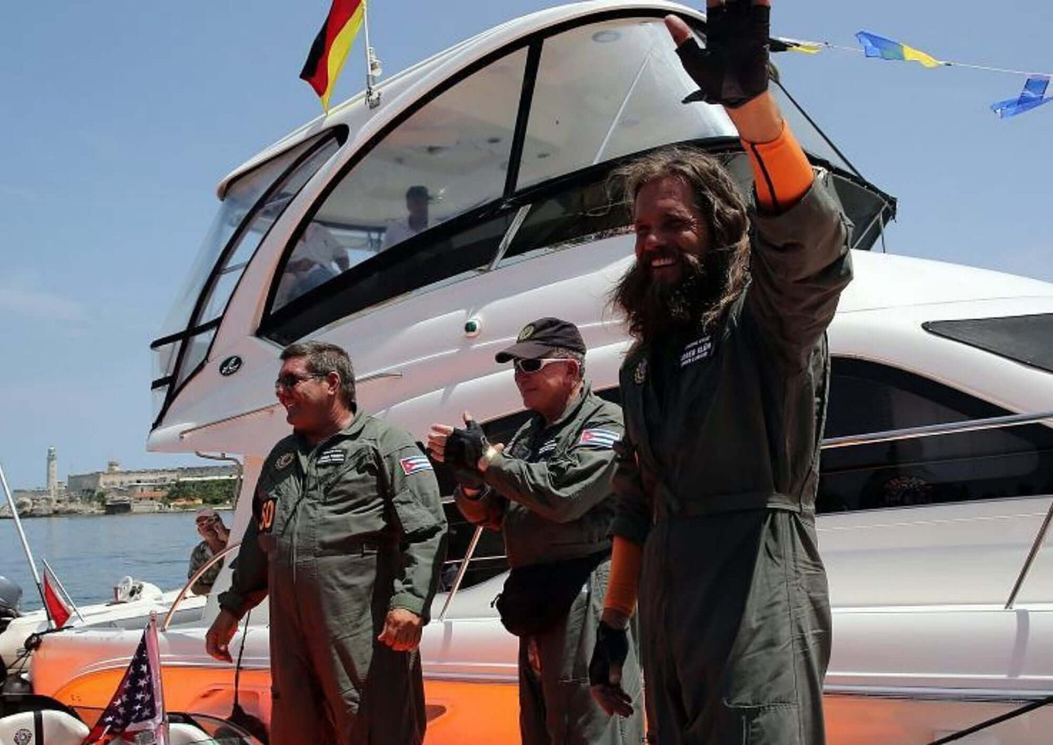 Roger Klüh and crew arrive in Cuba aboard APACHE STAR powerboat after world record.