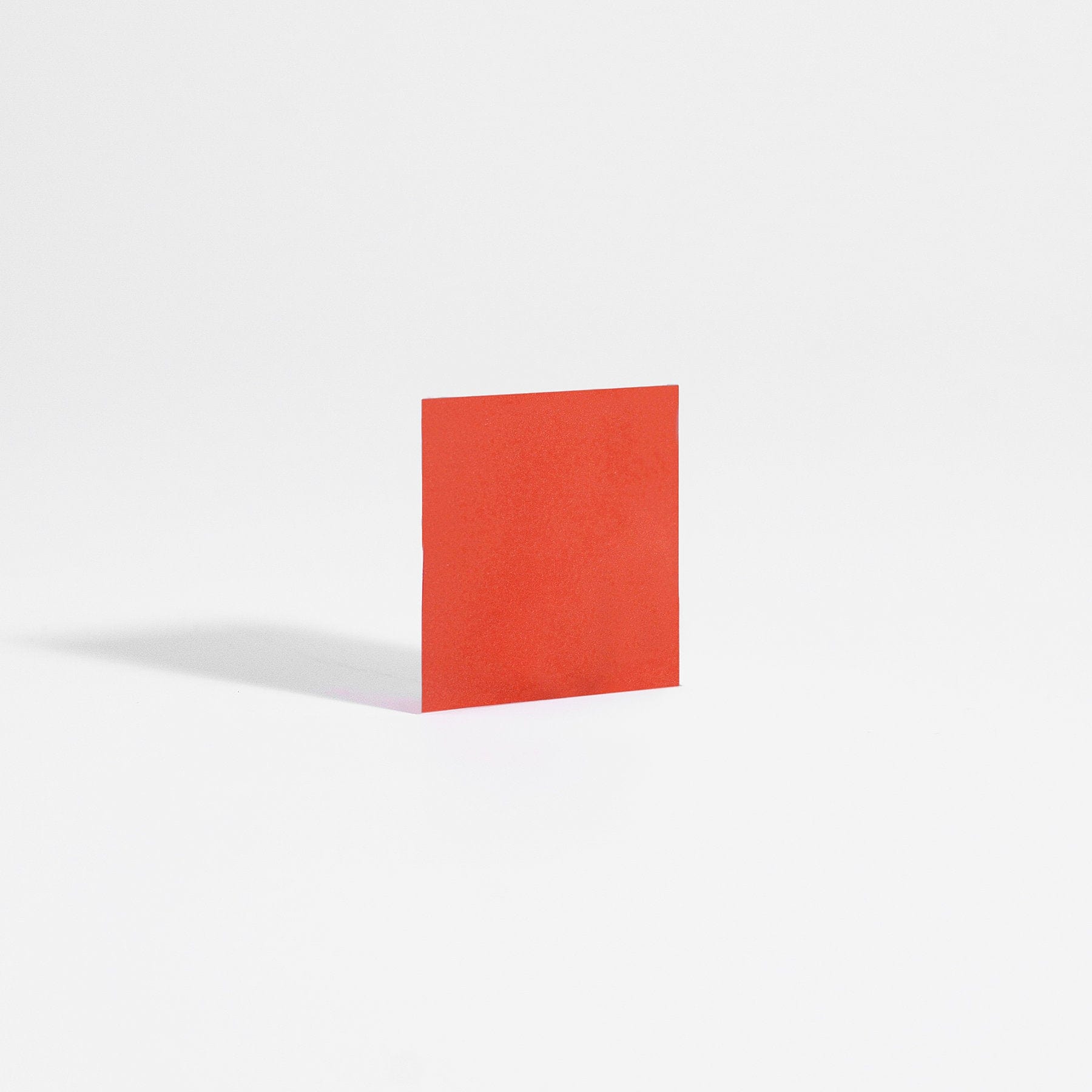 Single red APACHE STAR energy strip displayed on white background, designed for fast absorption and fatigue reduction.