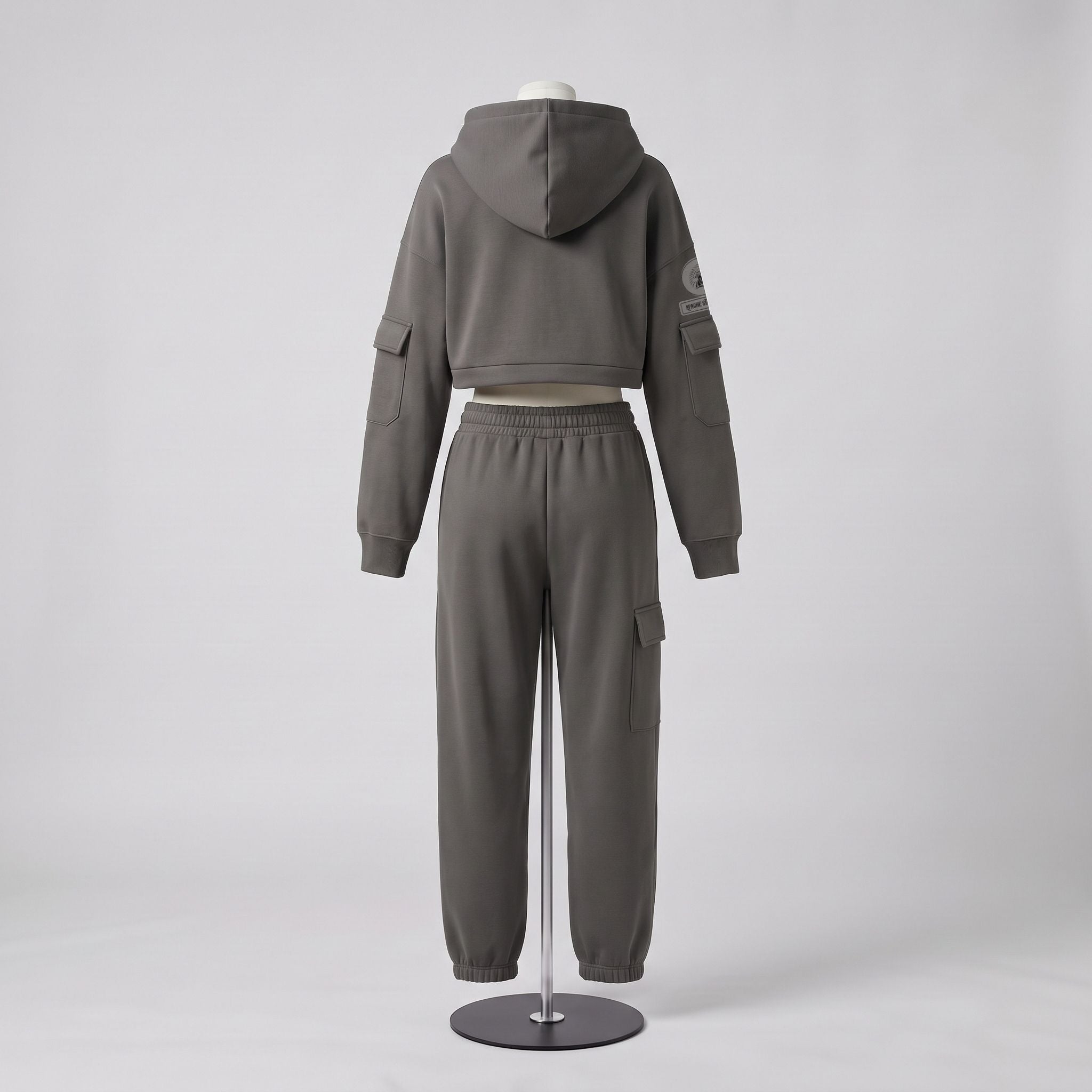 APACHE STAR® GLOBETROTTER London set in Anthracite — cropped cargo hoodie, back view