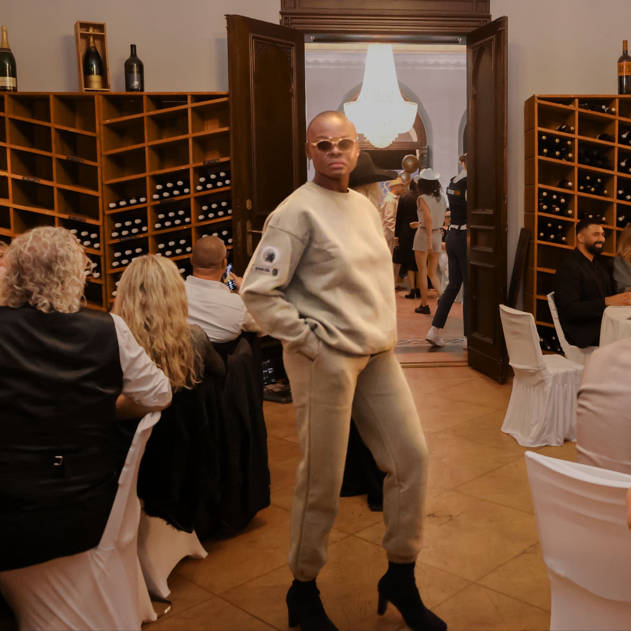 APACHE STAR® Dubai set in Beige on the Taste & Talk Nightwalk runway at Schloss Reichenow, Berlin