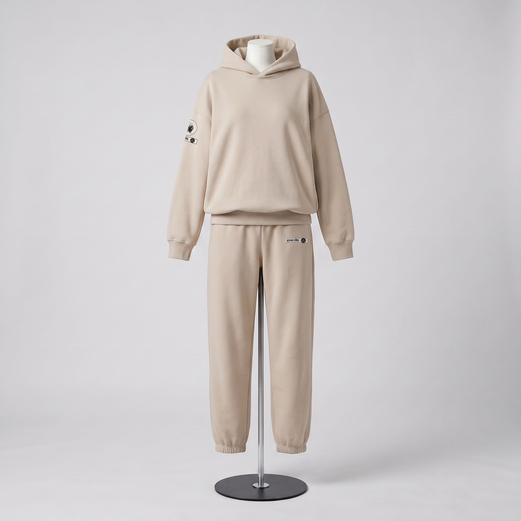 APACHE STAR® GLOBETROTTER Dubai set in Beige — Iconic Pants with matching hoodie, front view