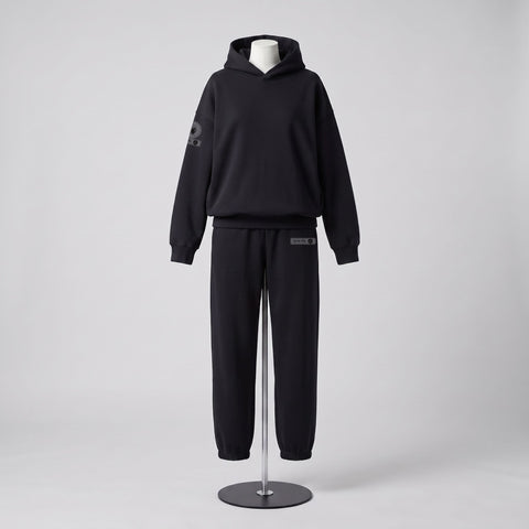 APACHE STAR® GLOBETROTTER Dubai set in Black — Iconic Pants with matching hoodie, front view