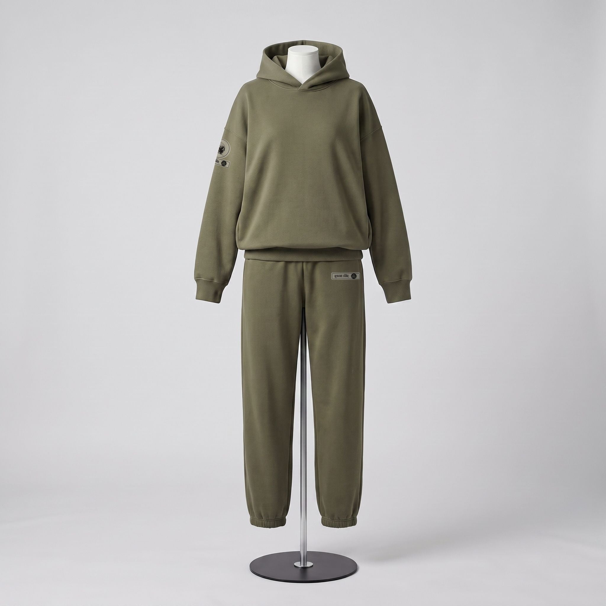 APACHE STAR® GLOBETROTTER Dubai set in Army Green — Iconic Pants with matching hoodie, front view