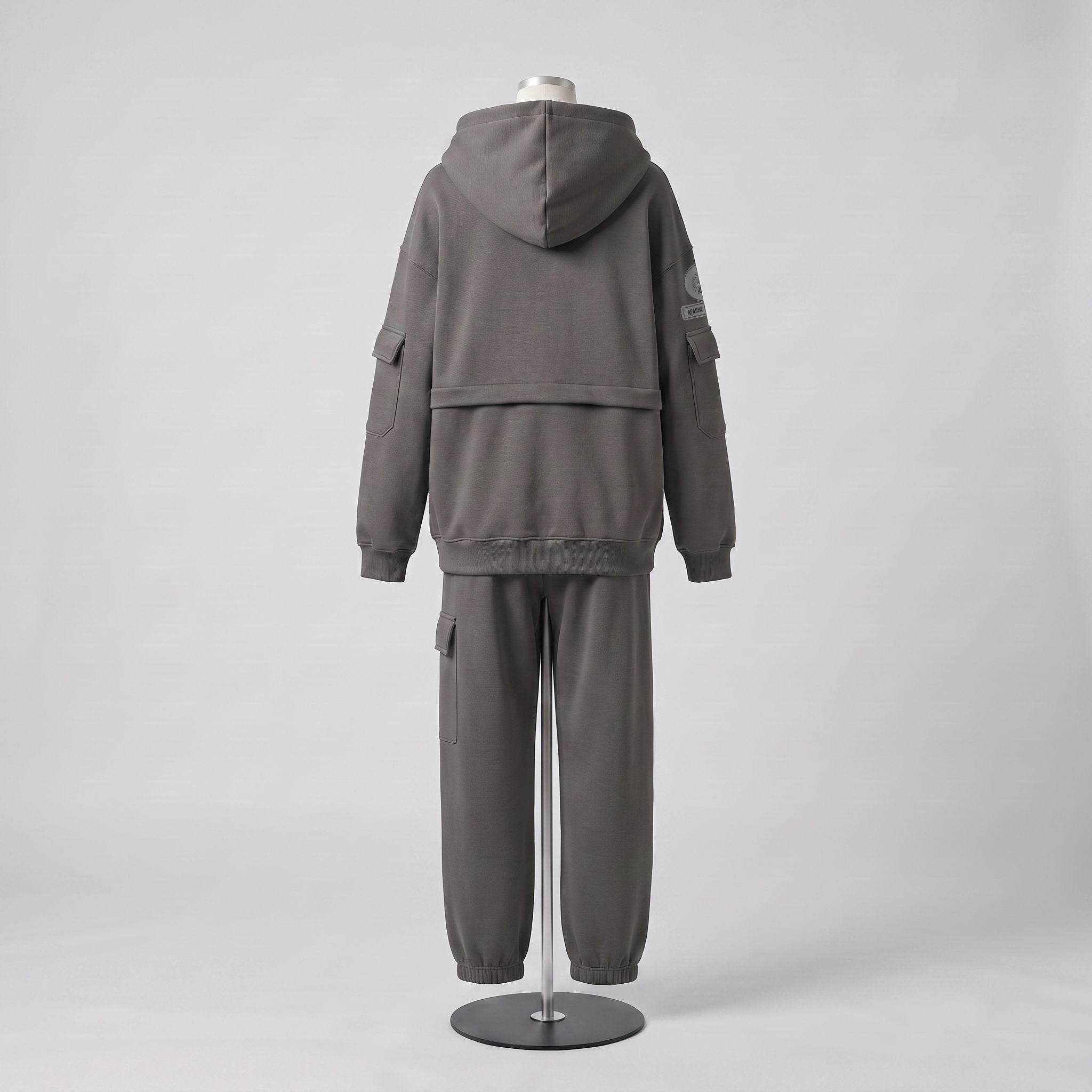 APACHE STAR® GLOBETROTTER London set in Anthracite — longline cargo hoodie, back view