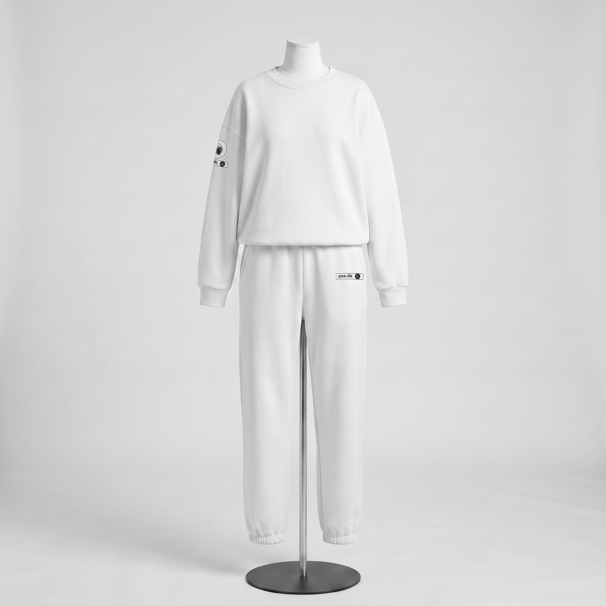 APACHE STAR® BOXY SWEATSHIRT "MONACO" in White with ICONIC PANTS "DUBAI" — front view