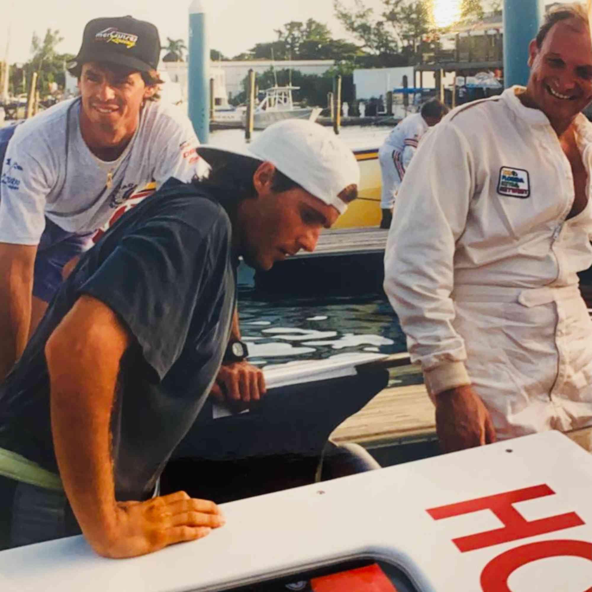 Apache Heritage #50 — the world's first canopied sit-down V-bottom offshore race boat at speed, 1992-1993